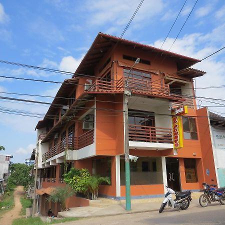 Hostal El Puerto Yurimaguas Exteriör bild