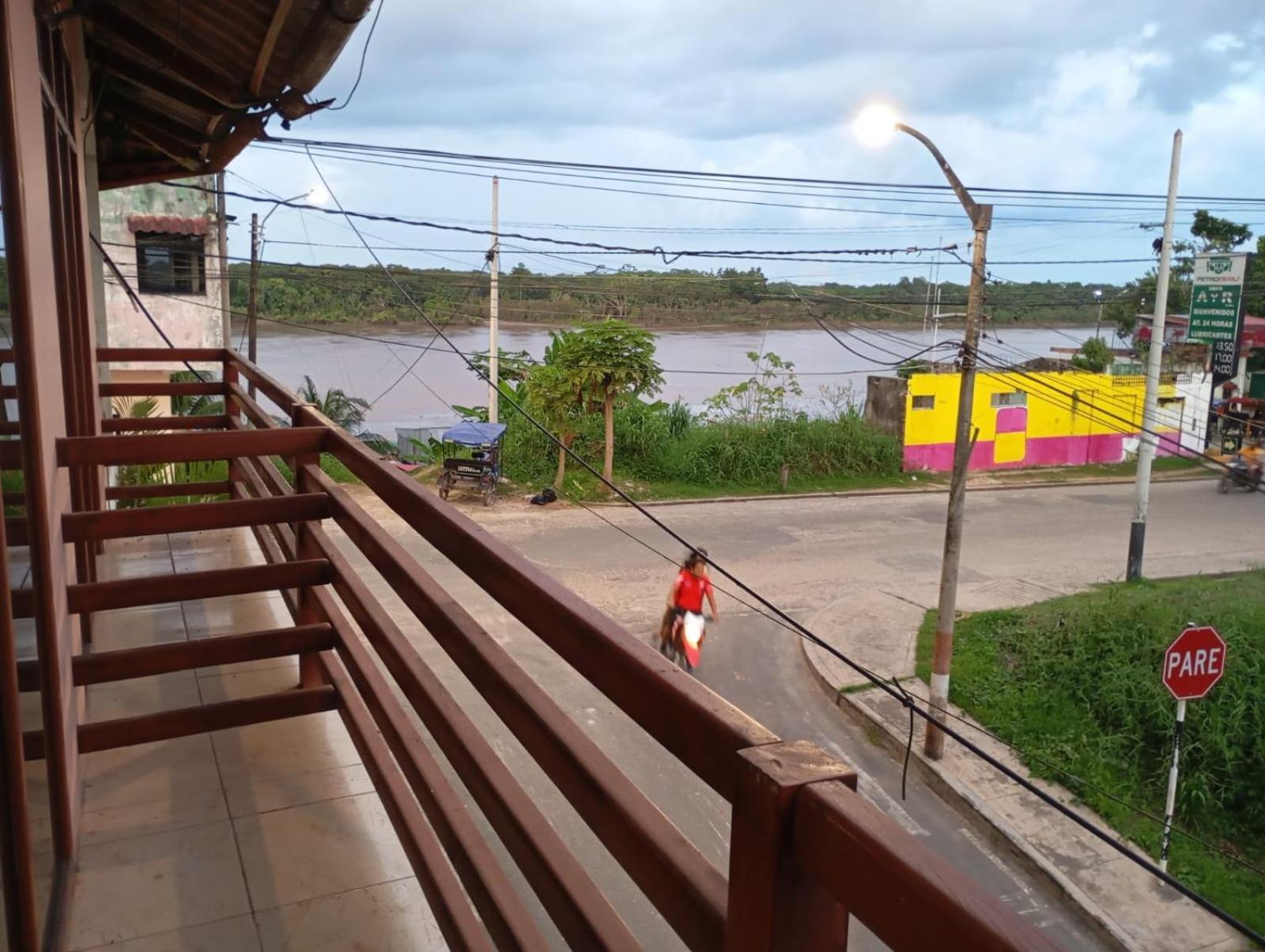 Hostal El Puerto Yurimaguas Exteriör bild