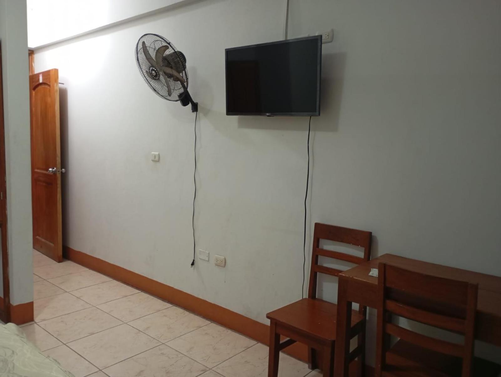 Hostal El Puerto Yurimaguas Exteriör bild