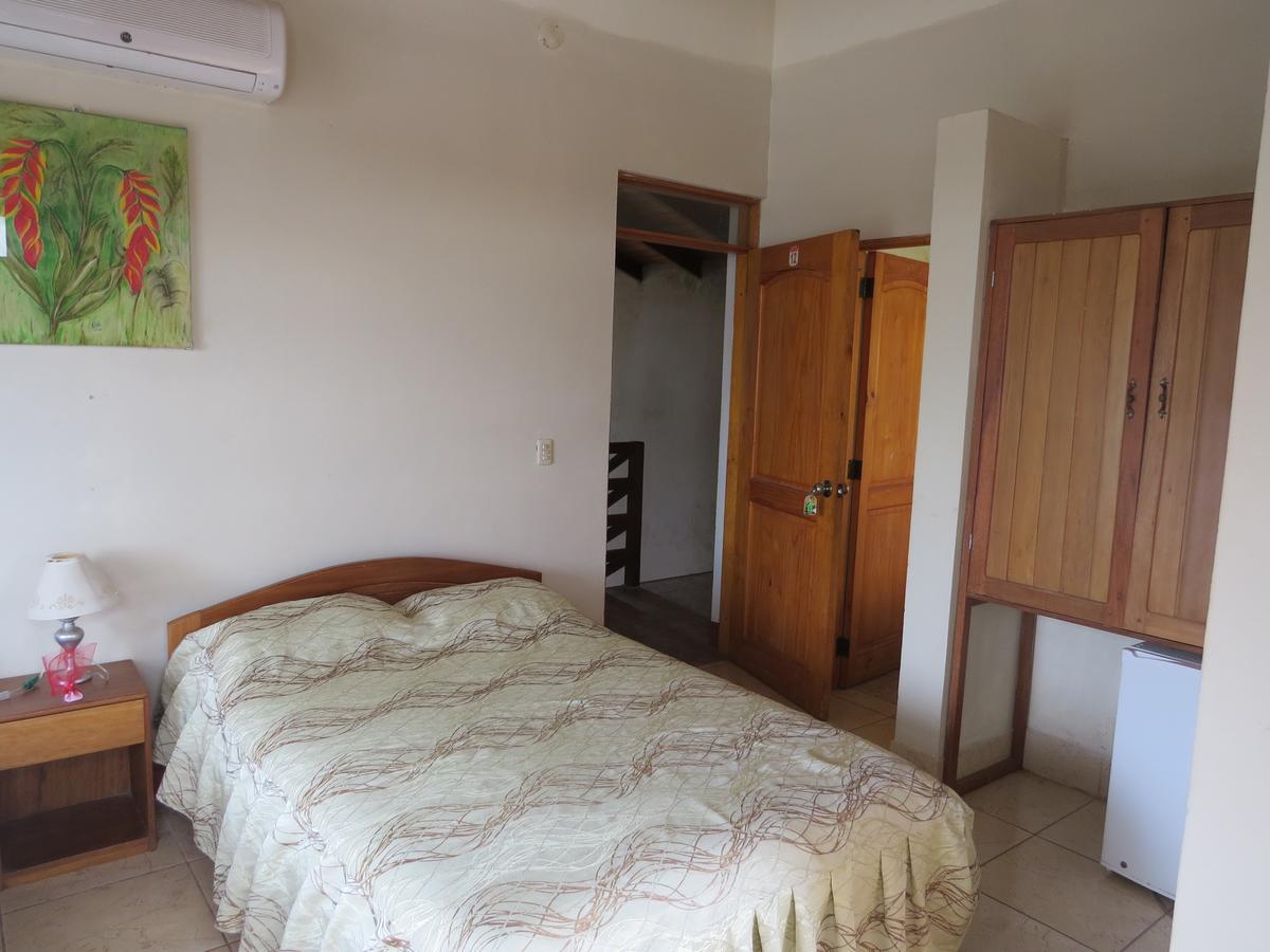 Hostal El Puerto Yurimaguas Exteriör bild